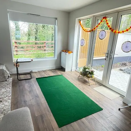 Homestay In Lovely Shared House Away From Shared Bathroom *