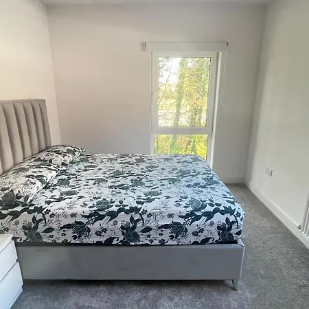 In Lovely Shared House Away From Shared Bathroom Δωμάτια σε οικογενειακή κατοικία Tyrrelstown