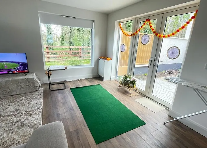 Homestay In Lovely Shared House Away From Shared Bathroom *