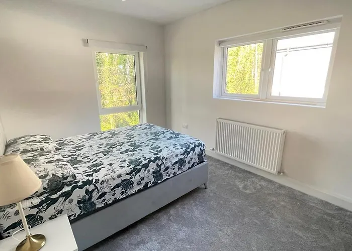 In Lovely Shared House Away From Shared Bathroom Homestay *