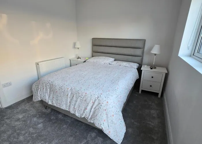 In Lovely Shared House Away From Shared Bathroom Quarto em Acomodações Particulares