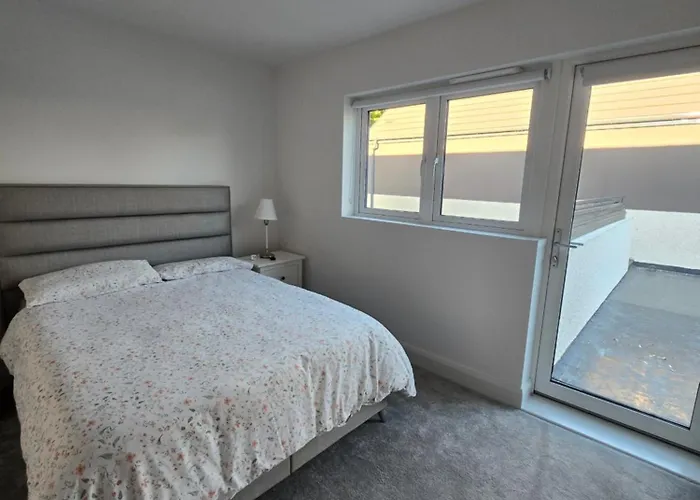 In Lovely Shared House Away From Shared Bathroom Quarto em Acomodações Particulares Tyrrelstown